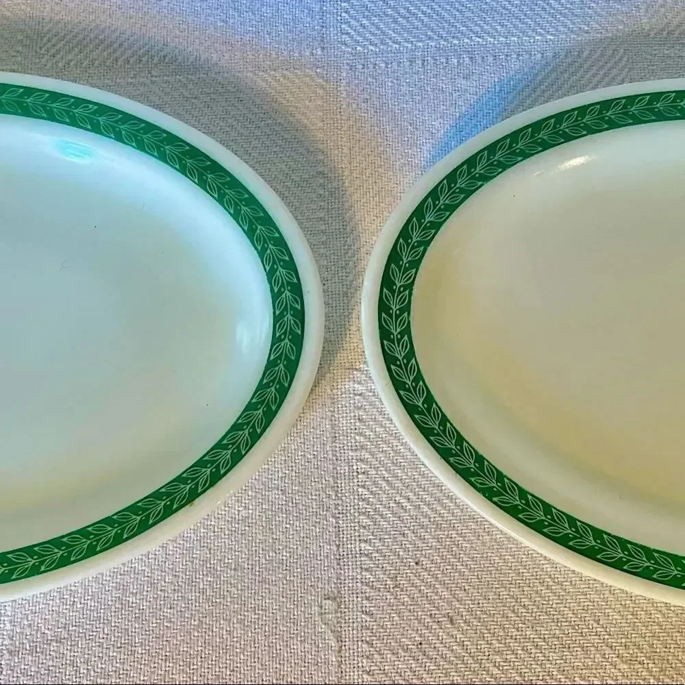 Vintage Pyrex Tableware Green Laurel Leaf Oval Double Tough Plastic Platter GVC.